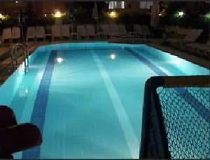 李曼公寓酒店 3* 马尔马里斯